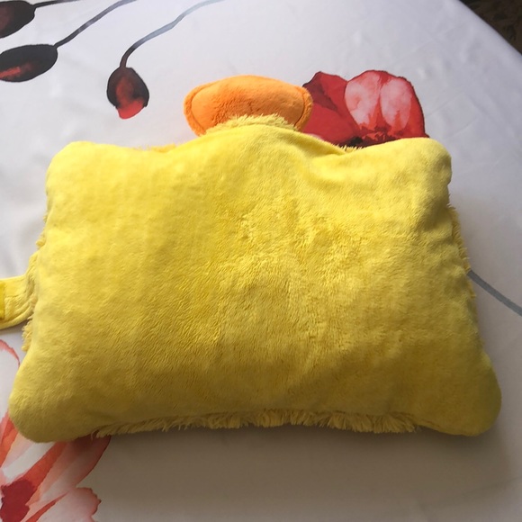 2 pillows - Picture 5 of 6